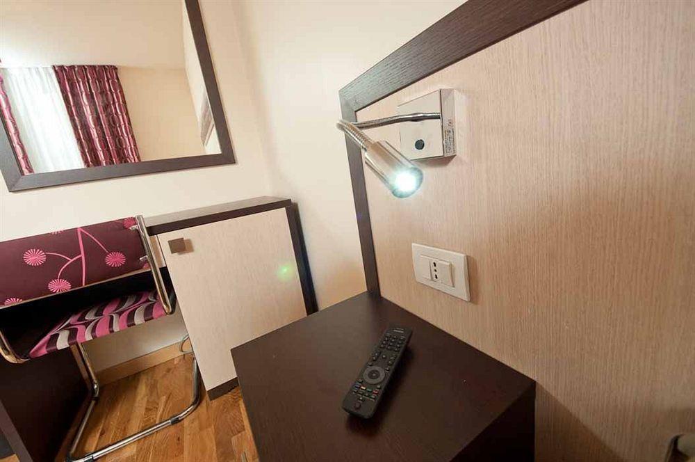 Zero6 Guest House Рим Екстериор снимка